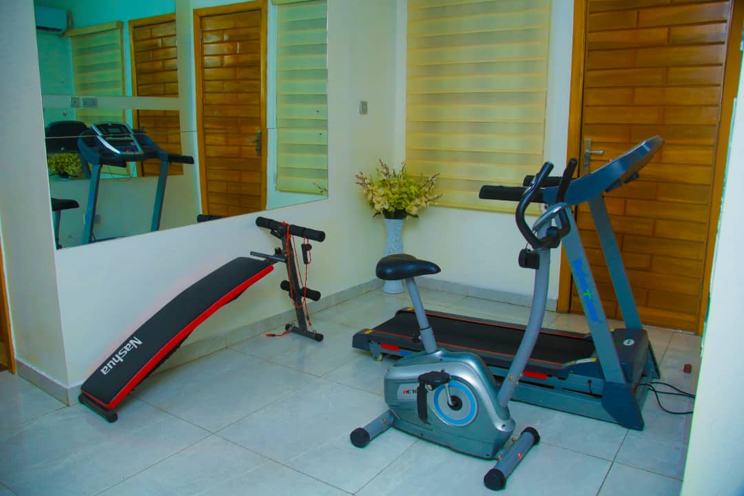 3 bed 230k per night